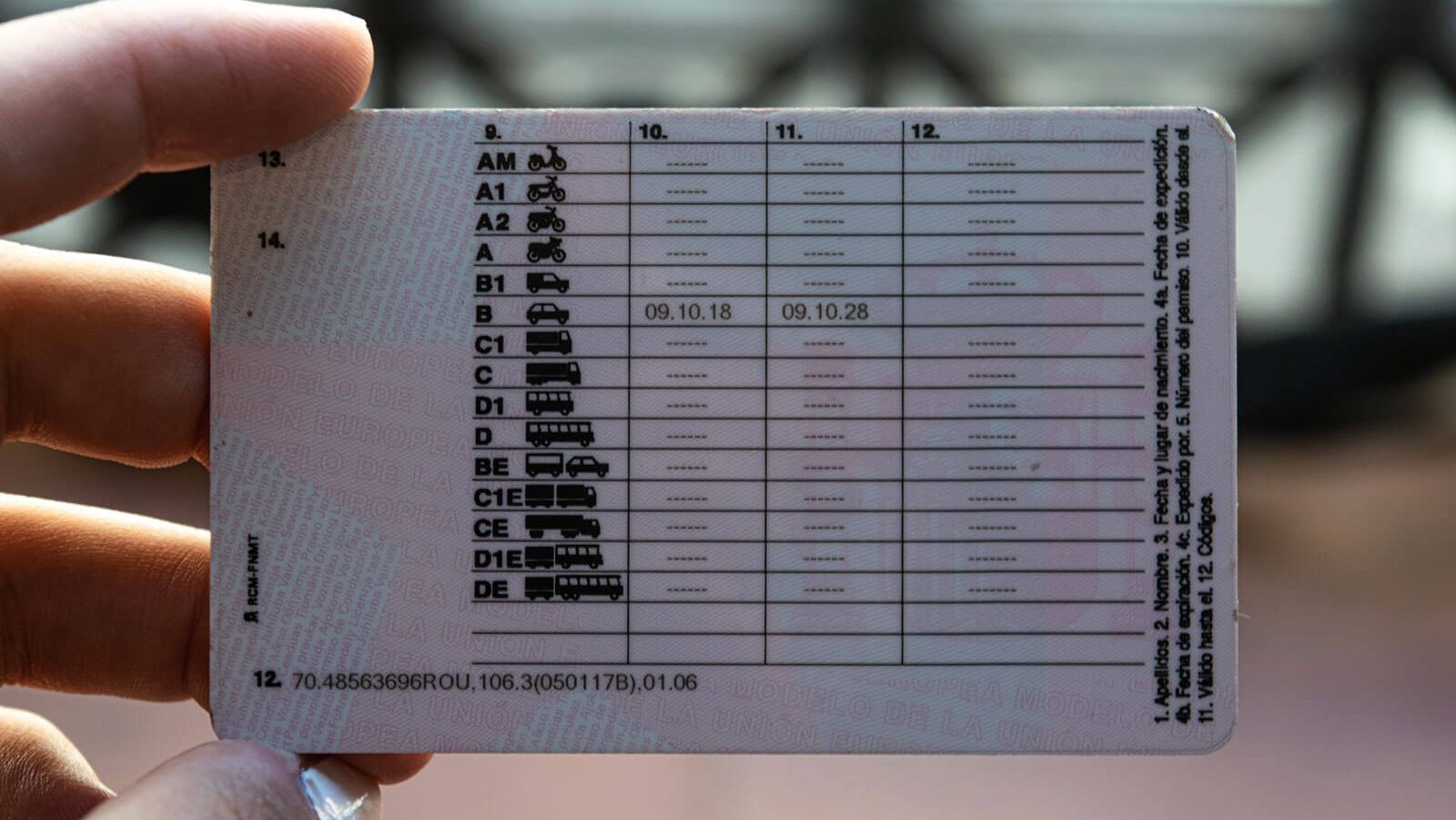 sacarse el carnet en la isla de la palma, inscribirse en la autoescuela, como son las pruebas para sacarse el carnet. habla sobre el precio que sale sacar el carnet con la practica y la teorica, el tema del teste psicotecnico, el examen y en general info. cuantas practicas se necesitan para estar preparado para presentarse al examen.y nombra autoescuelas donde inscribirse en la isla de la palma como autoescuela mabel, velox, fran, diego